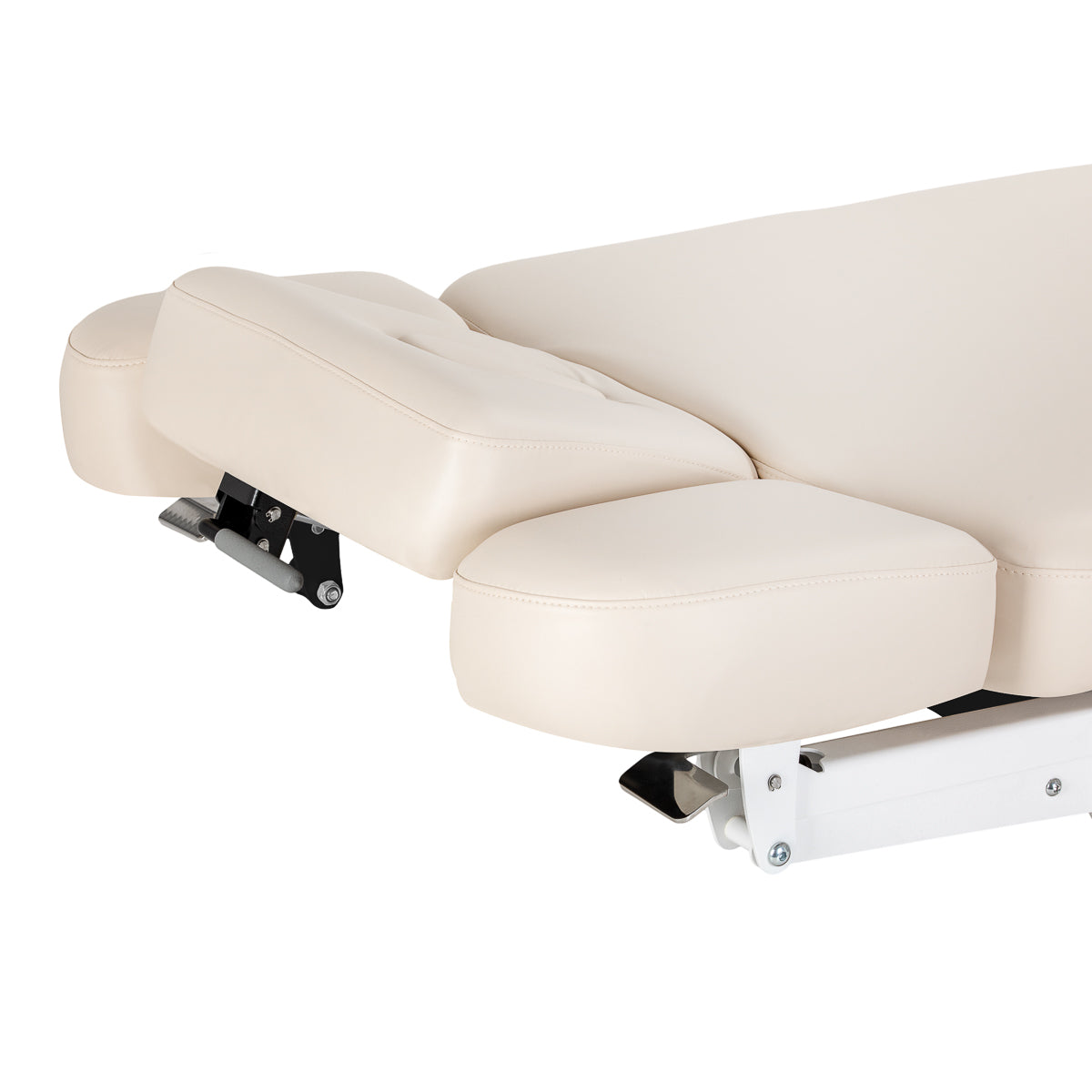 Cream-colored SPA lounger Sillon Relax with black base, designed for beauty salon furniture, comfortable and stylish.