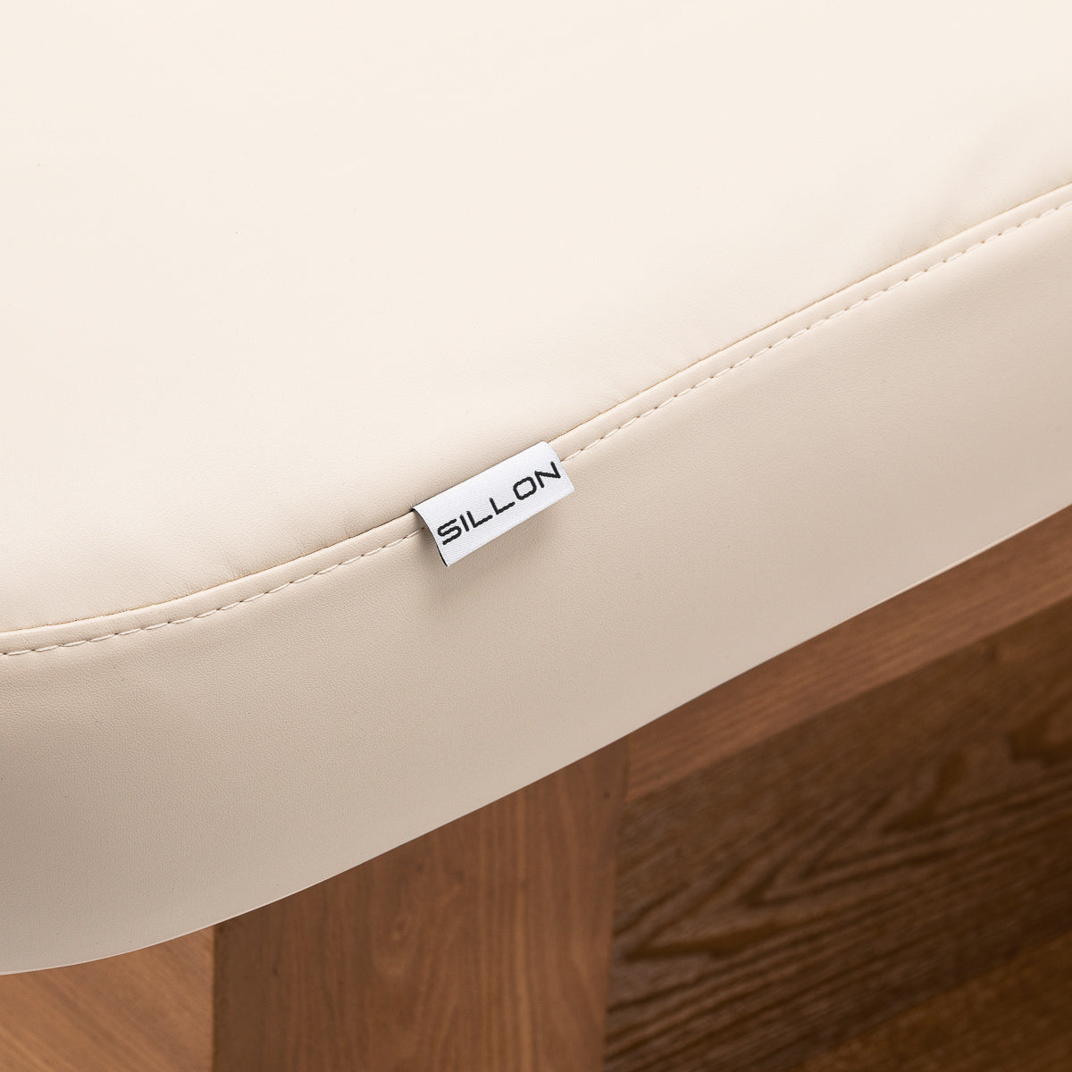 Luxury SPA lounger Sillon Leisure Premium beauty salon furniture with plush cushioning and sleek design.
