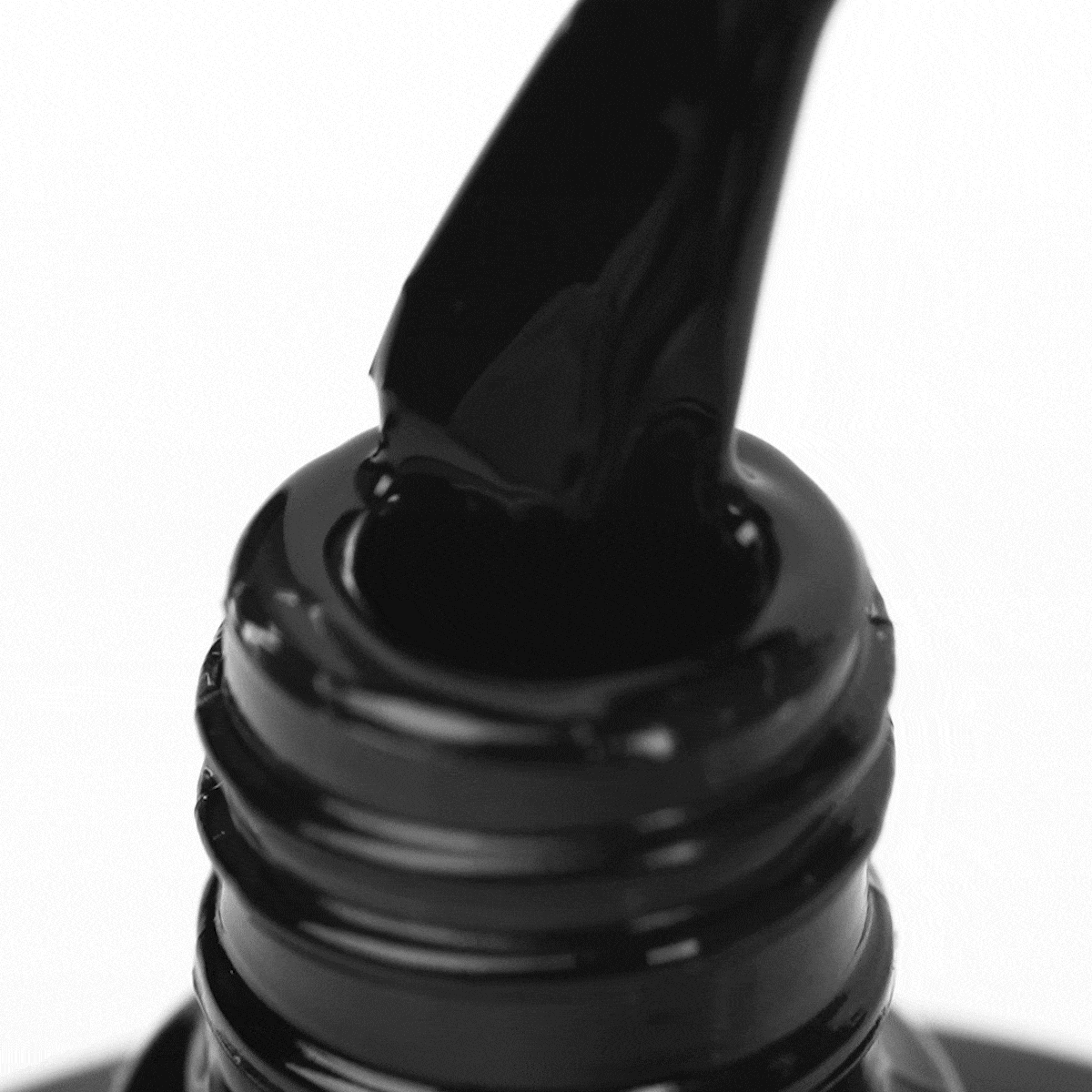 OCHO NAILS Hybrid nail polish black 002 -5 g - BVShop