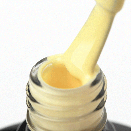OCHO NAILS Hybrid nail polish in pastel P02, 5g bottle, with smooth pastel-colored nails and a clean background.