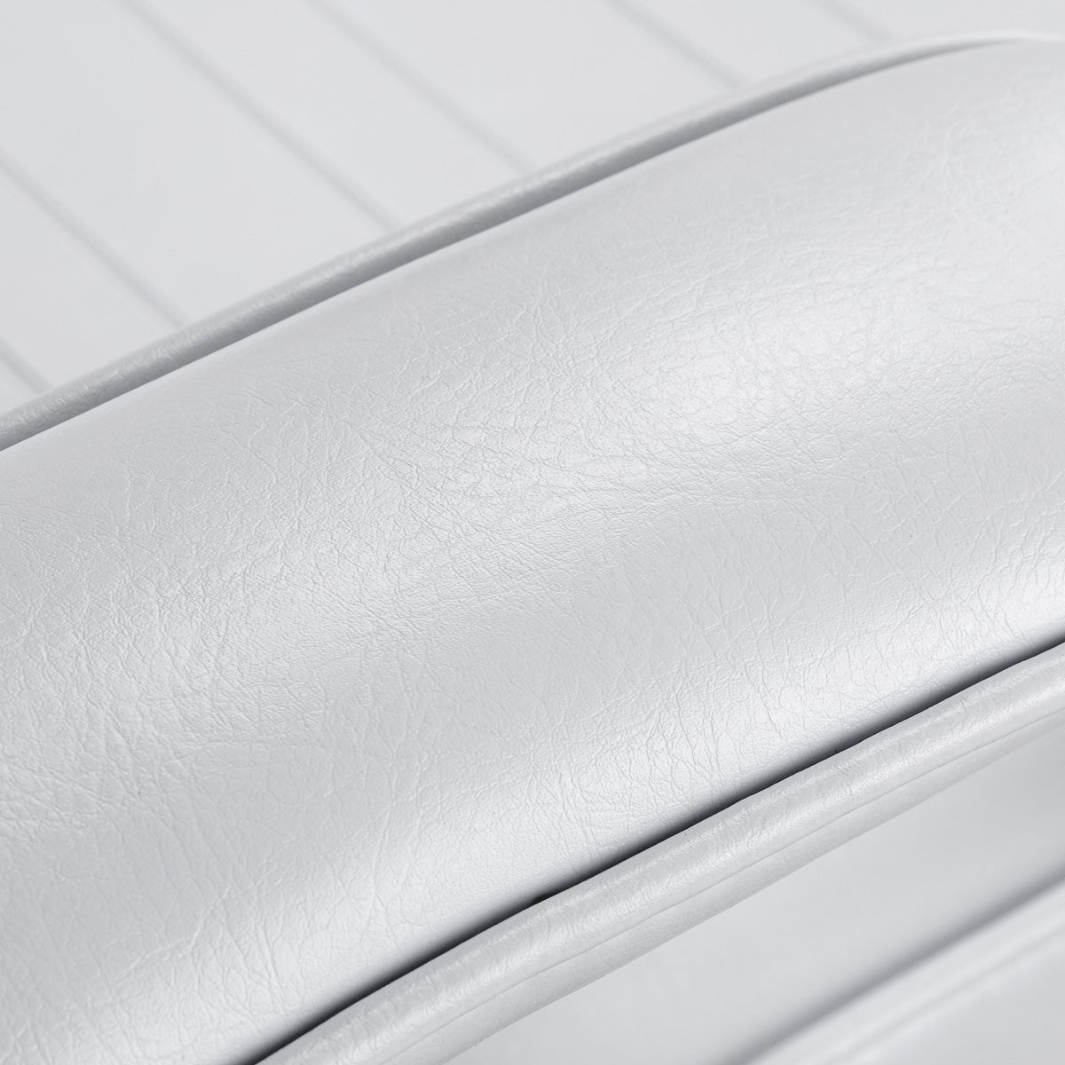 White Sillon hydraulic cosmetic chair V2 210 for beauty salons, featuring a sleek design and adjustable height.