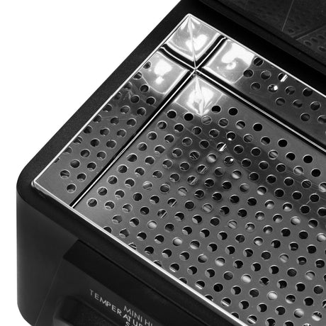 UV sterilizer SM-360A by ACTIVESHOP, high-temperature sterilization device with clear display and compact design.