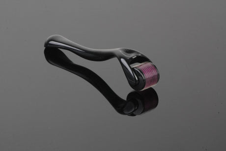 Sonobella Dermaroller with 540 needles and 0.5mm length from Beauty System, showing the needle-tipped roller for skin treatment.