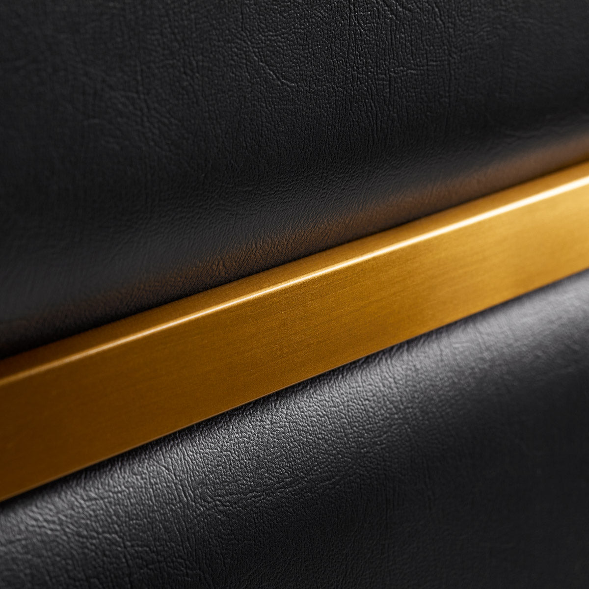 Gabbiano hairdressing chair Toledo gold black - BVShop